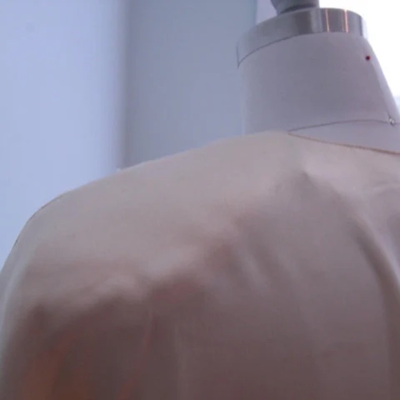 1980’s Cream Silk Oleg Cassini Blouse with Piping - Picture 3 of 4